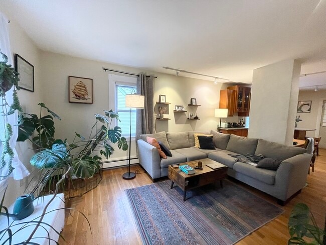 property at 2 Hagar St