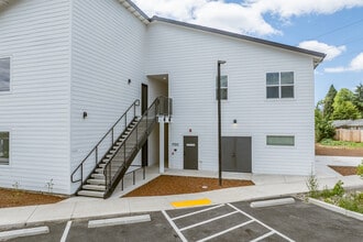Stunning 1, 2, and 3 Bedroom Apartment Homes in Vancouver, WA - Building Photo - Building Photo