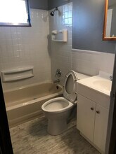 221 Ben Nevis Rd in St. Louis, MO - Building Photo - Building Photo