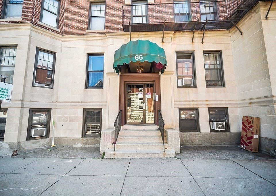 65 Chester St in Boston, MA - Building Photo