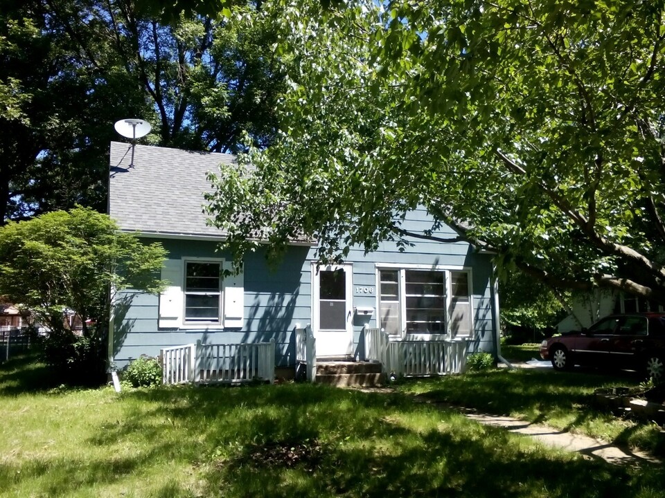 1706 4th Ave SW in Austin, MN - Building Photo