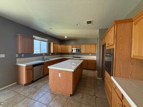 1264 Reisling Dr in Perris, CA - Building Photo - Building Photo