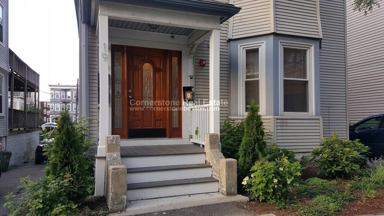 19 Dorset St, Unit 4 in Boston, MA - Foto de edificio
