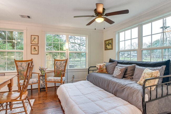 property at 5313 Palm Dr