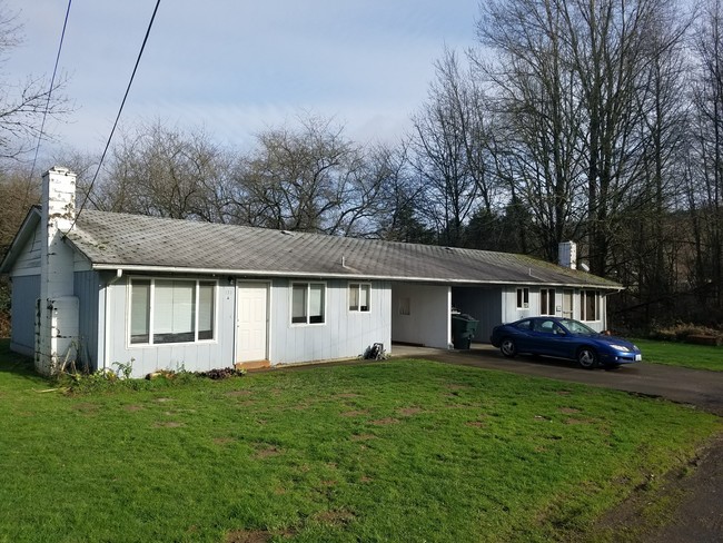 114-131 Dillon Drive in Kelso, WA - Building Photo - Other