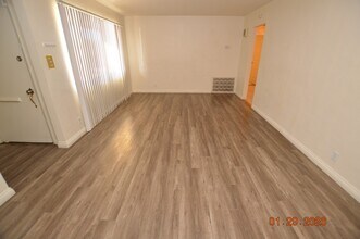 716 Easy St in Las Vegas, NV - Building Photo - Building Photo