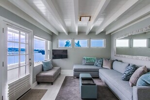 2612 Bayside Ln in San Diego, CA - Building Photo
