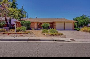 6300 Jo Ann Pl NE in Albuquerque, NM - Building Photo