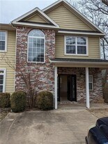 2580 E Neely Pl in Fayetteville, AR - Building Photo