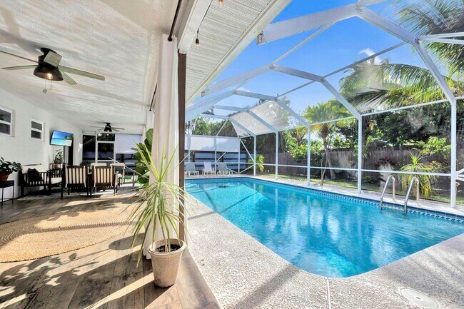 1104 NW 12th Terrace in Stuart, FL - Building Photo - Building Photo