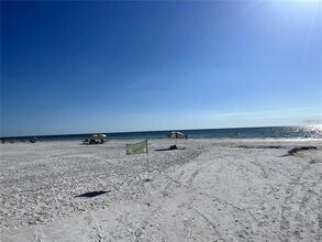 1675 Blakemore Ln in Sarasota, FL - Building Photo - Building Photo