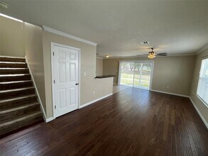 1090 Park Central Cir in Groveland, FL - Building Photo - Building Photo