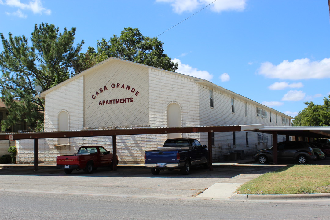 Casa Grande Apartments in Brownwood, TX - Building Photo