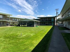 Starliter Apartments in Yakima, WA - Foto de edificio - Building Photo