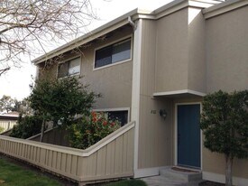 802 Juno Ln in Foster City, CA - Building Photo