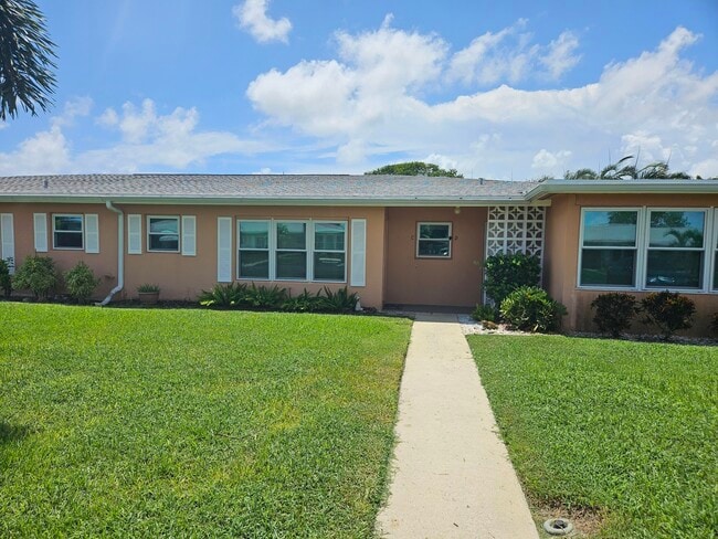 130 N High Point in Boynton Beach, FL - Building Photo - Building Photo