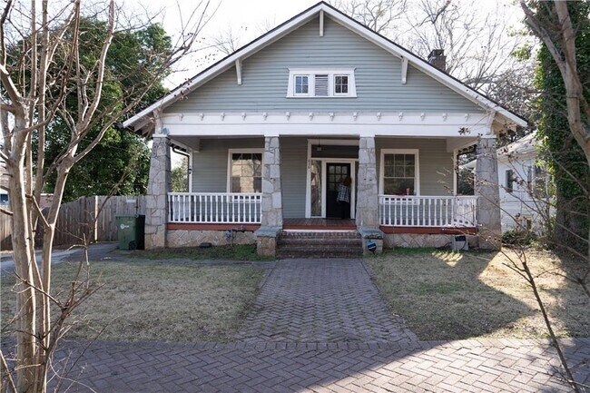 property at 636 Lawton St SW