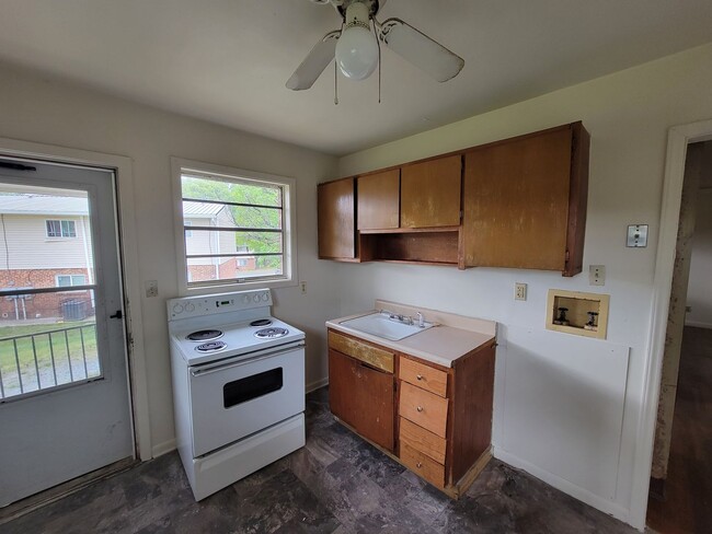 4304 Parker St in Greensboro, NC - Building Photo - Building Photo