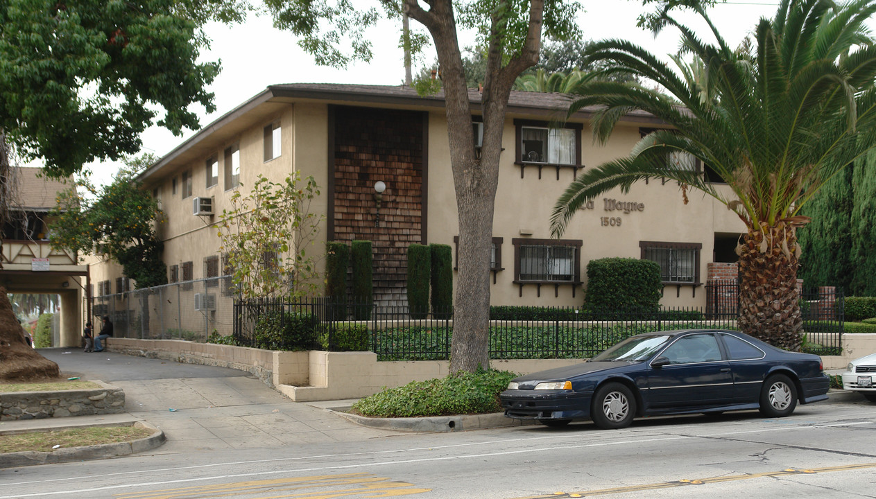 La Wayne Apartments in Pasadena, CA - Building Photo