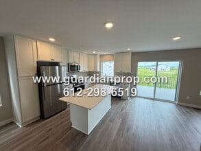 8859 Granite Ct in Woodbury, MN - Building Photo - Building Photo