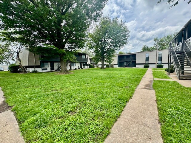 1701 S West End St in Springdale, AR - Building Photo - Building Photo