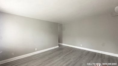 1007 Adelaide St N in London, ON - Building Photo - Building Photo