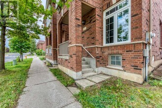 83 Bur Oak Ave in Markham, ON - Building Photo - Building Photo