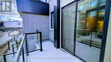 1660 Victoria Park Ave in Toronto, ON - Building Photo - Building Photo