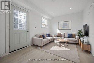 54 Tuscarora Dr in Toronto, ON - Building Photo