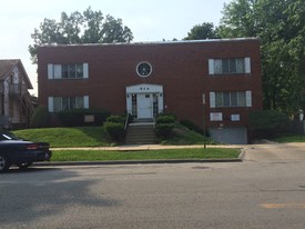 914 N Court St, Rockford ILL 61103 Apartments