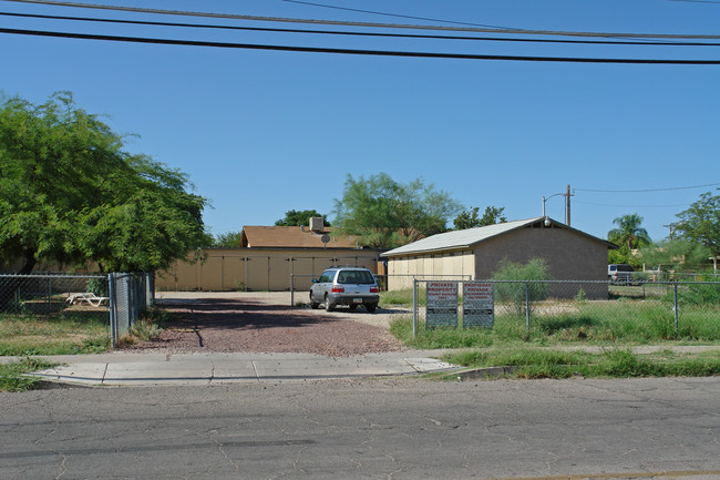 19 W Veterans Blvd in Tucson, AZ - Building Photo - Building Photo