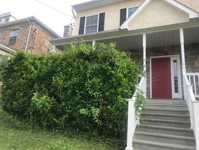225 W 5th Ave in Conshohocken, PA - Building Photo - Building Photo