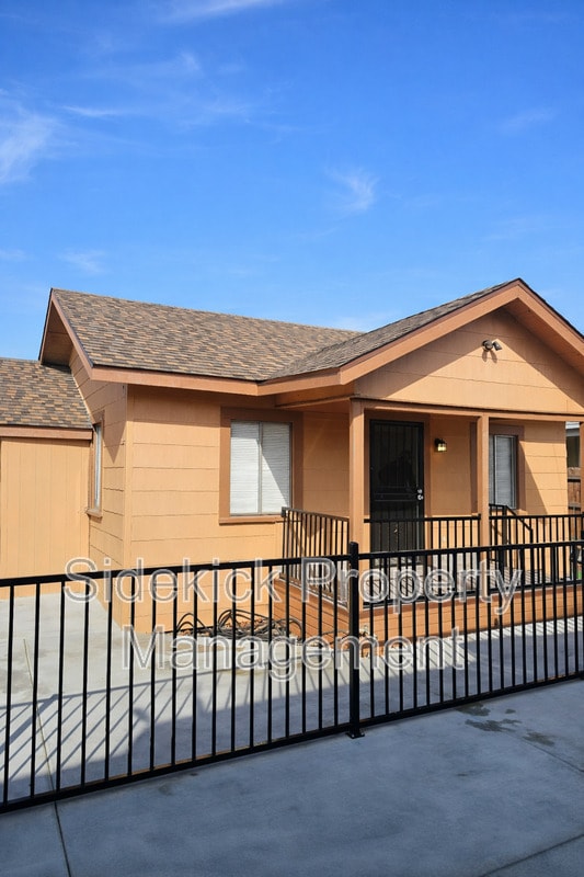 1157 S Townsend Ave in Los Angeles, CA - Building Photo - Building Photo