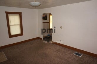 2582 E Garfield Ave in Decatur, IL - Building Photo - Building Photo