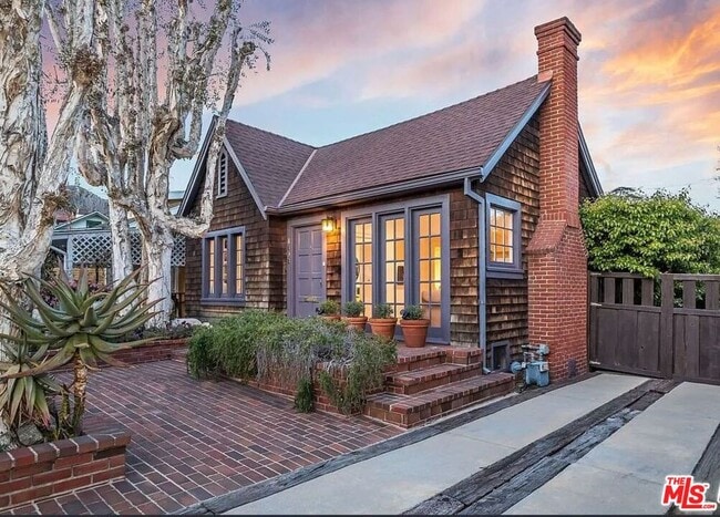 property at 1608 Courtney Ave