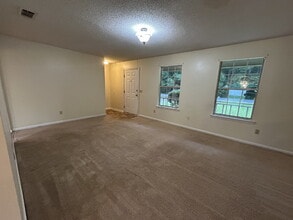 694 Wallace Martin Dr in Hinesville, GA - Building Photo - Building Photo