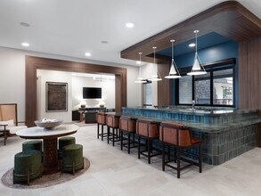 AVE Paradise Valley in Phoenix, AZ - Building Photo - Building Photo