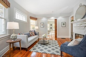 15 St Lukes Pl in Montclair, NJ - Foto de edificio - Building Photo
