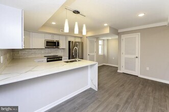 726 N 19th St in Philadelphia, PA - Building Photo - Building Photo