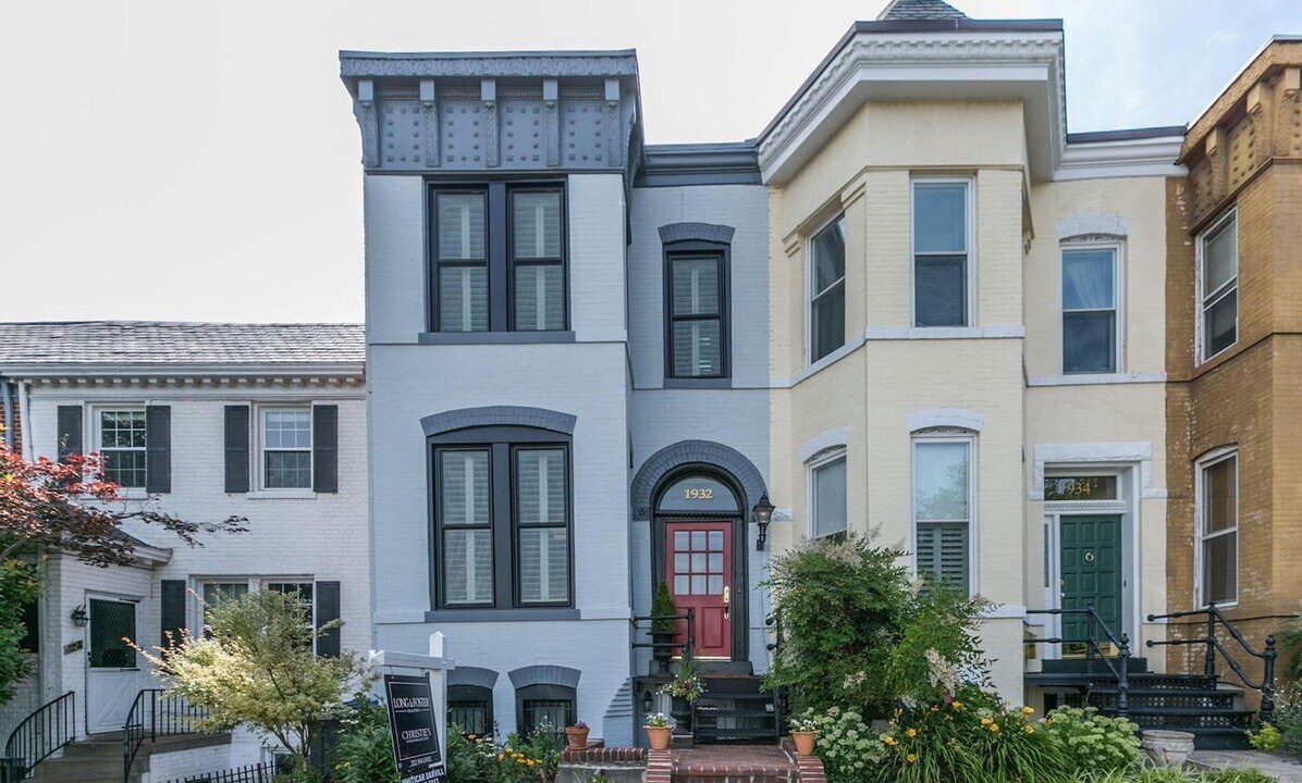 1932 35th St NW in Washington, DC - Building Photo