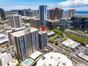 731 Amana St in Honolulu, HI - Building Photo - Building Photo