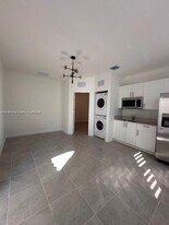 2265 SE 30th St in Homestead, FL - Building Photo