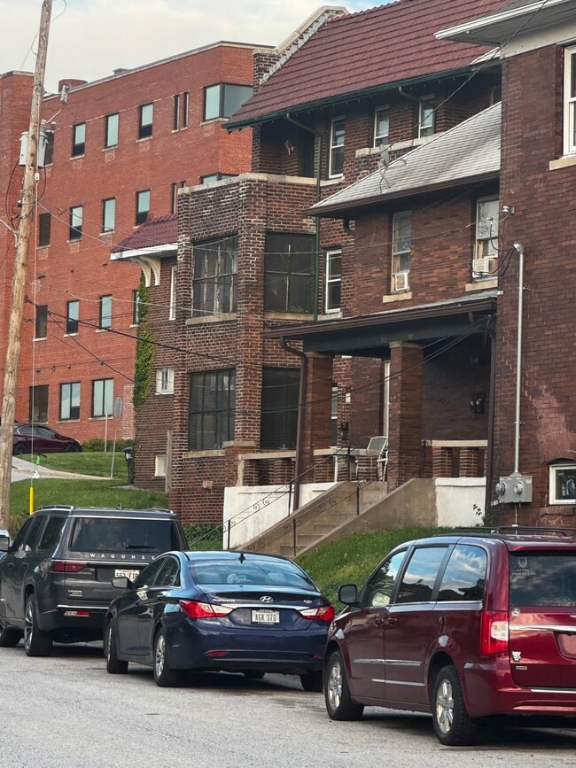 property at 913 Forest Ave