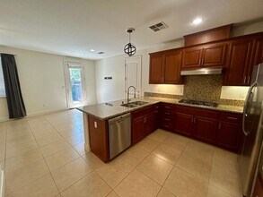 462 E Main Ave in Morgan Hill, CA - Building Photo - Building Photo