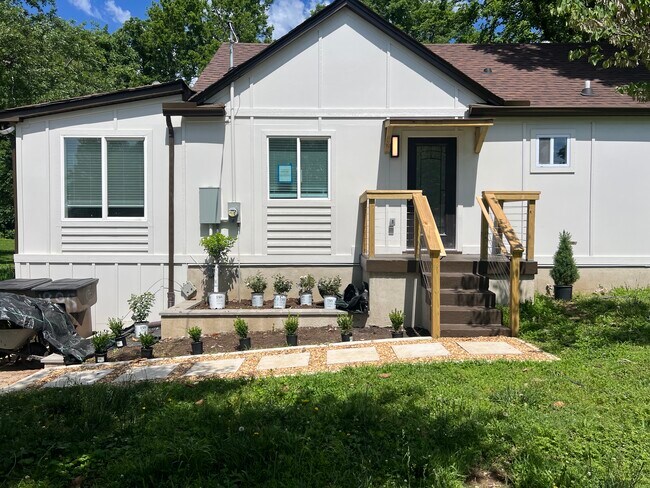 property at 1905 Hailey Ave