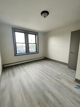 818 Communipaw Ave, Unit 1R in Jersey City, NJ - Foto de edificio - Building Photo