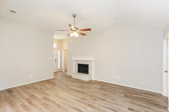 1302 Hidden Glade Dr in Mansfield, TX - Building Photo - Building Photo