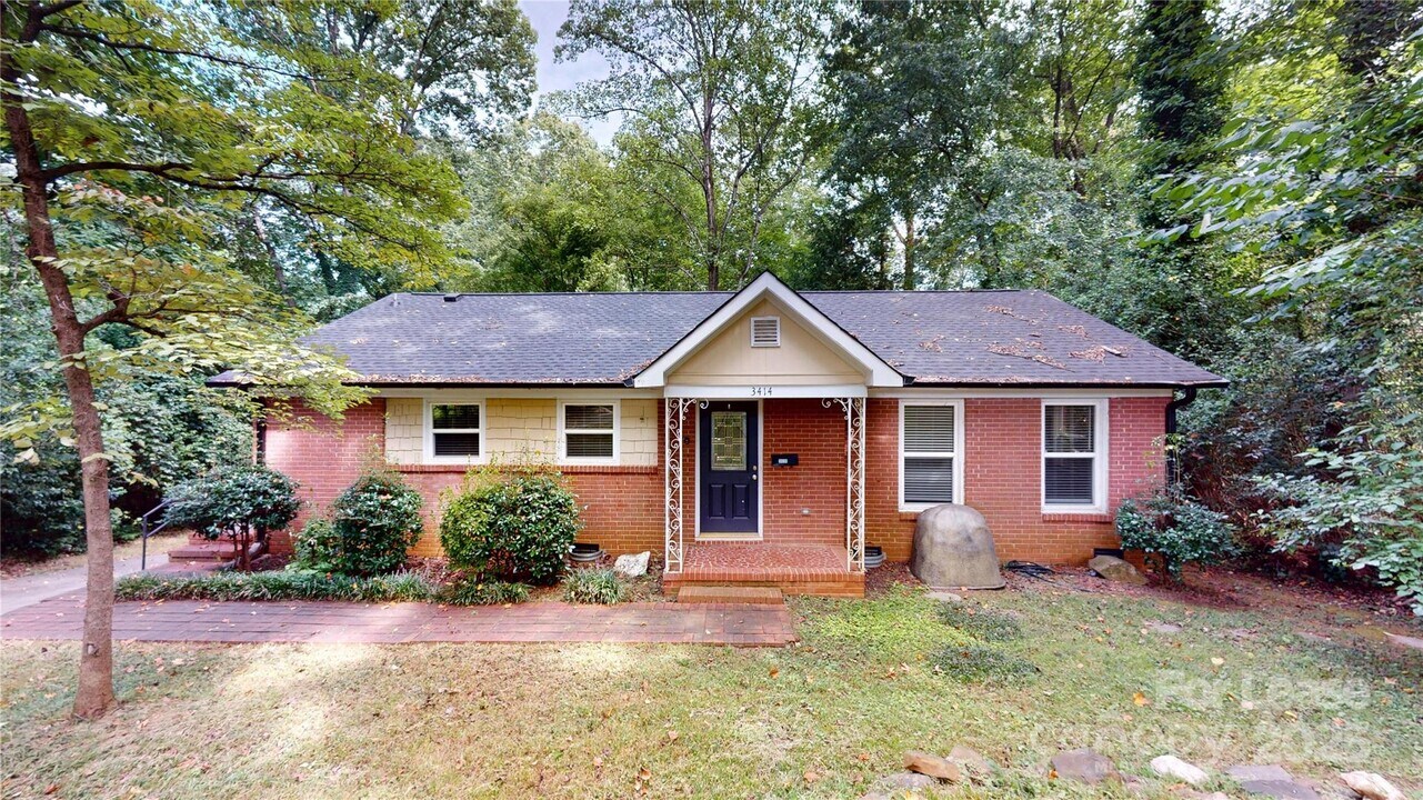 3414 Bonneville Dr in Charlotte, NC - Building Photo