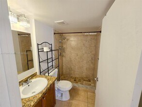 3690 N 56th Ave in Hollywood, FL - Foto de edificio - Building Photo