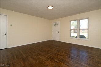1247 Genesee Ave in Mayfield Heights, OH - Building Photo - Building Photo
